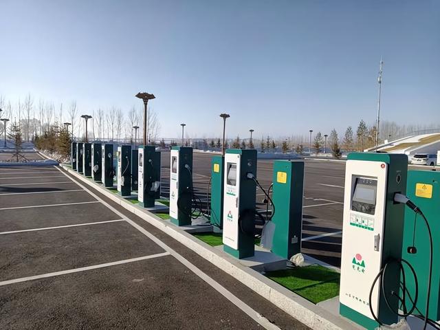 我國新能源汽車充電樁快速發(fā)展，中國科技厲害